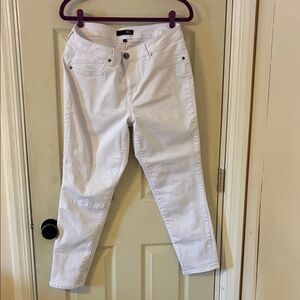 1822 Denim Women's White Ankle Jeans